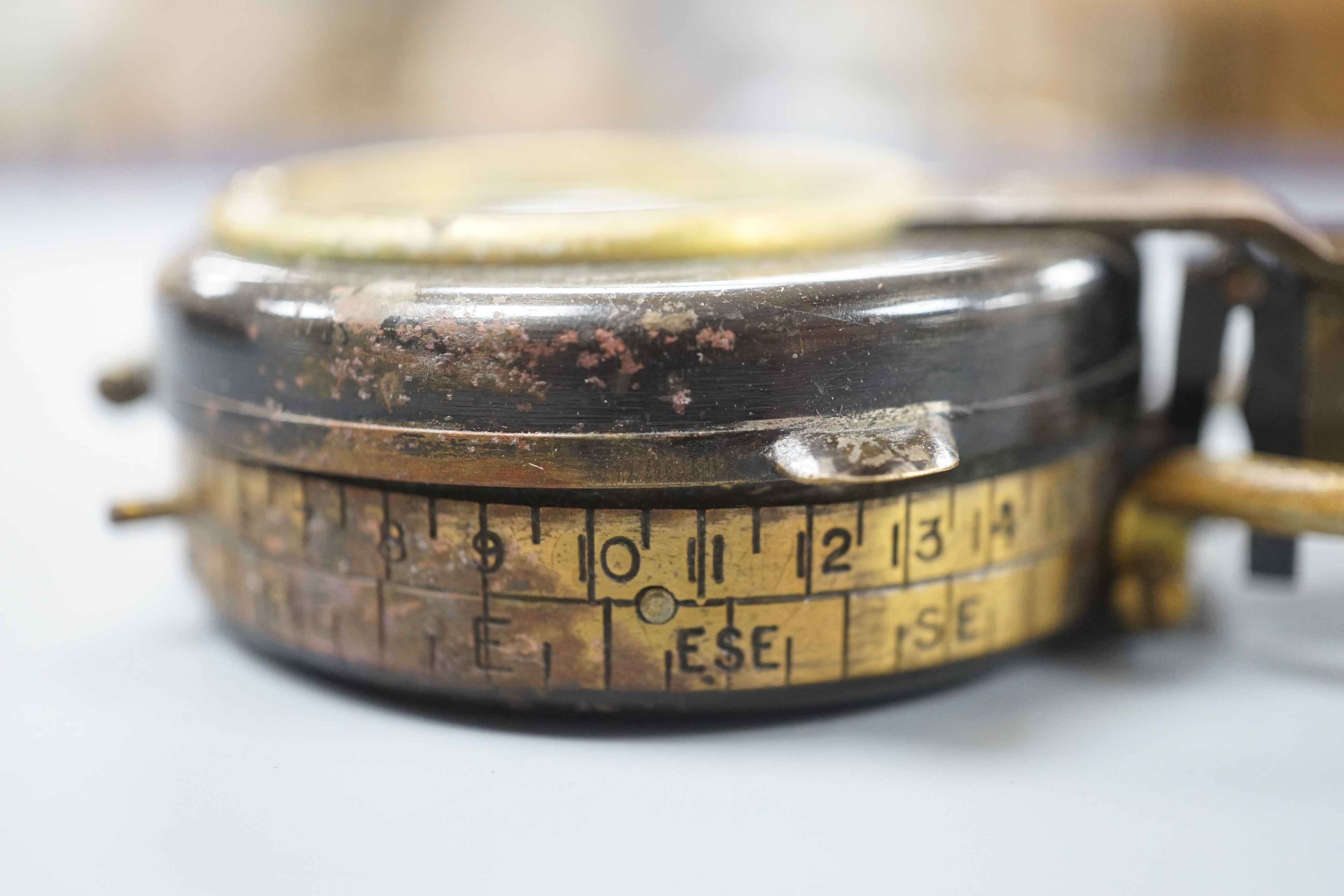 A WWI compass by T. wheeler London 1918, cased